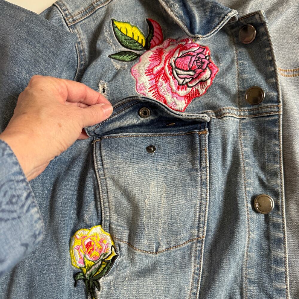 Lane Bryant Floral Embroidered Distressed Trucker Jean Jacket Sashiko Size 20 - Picture 10 of 15